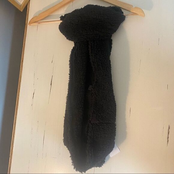 Calvin Klein black Sherpa infinity scarf - Picture 7 of 7